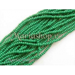 Opaque Green Shamrock 11/0